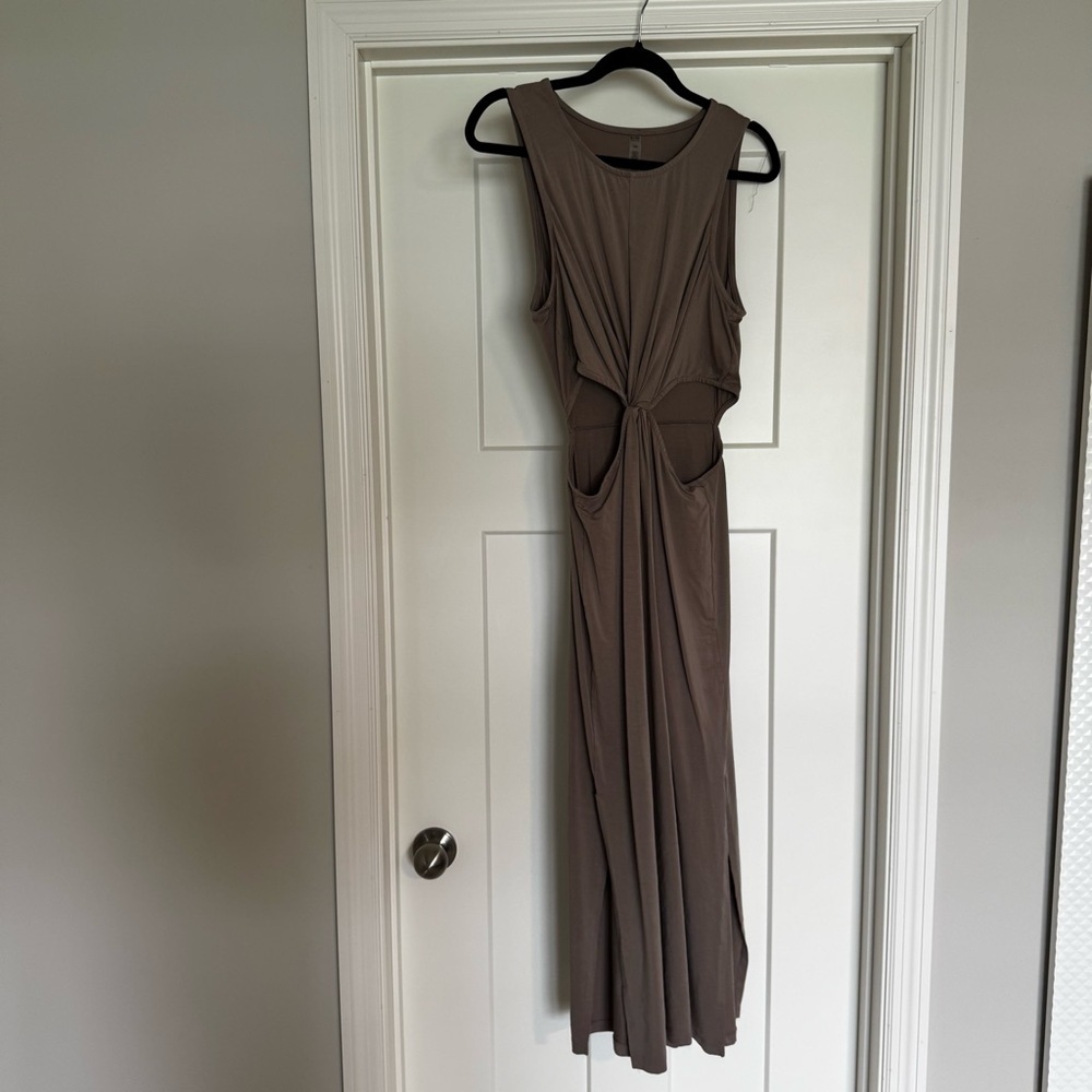 Beyond Yoga Around The World Front Twist Dress in Birch size Large - Picture 5 of 8